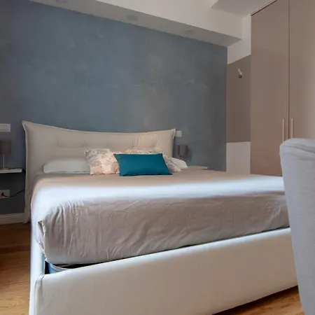 Urbanflat Repubblica Square-2